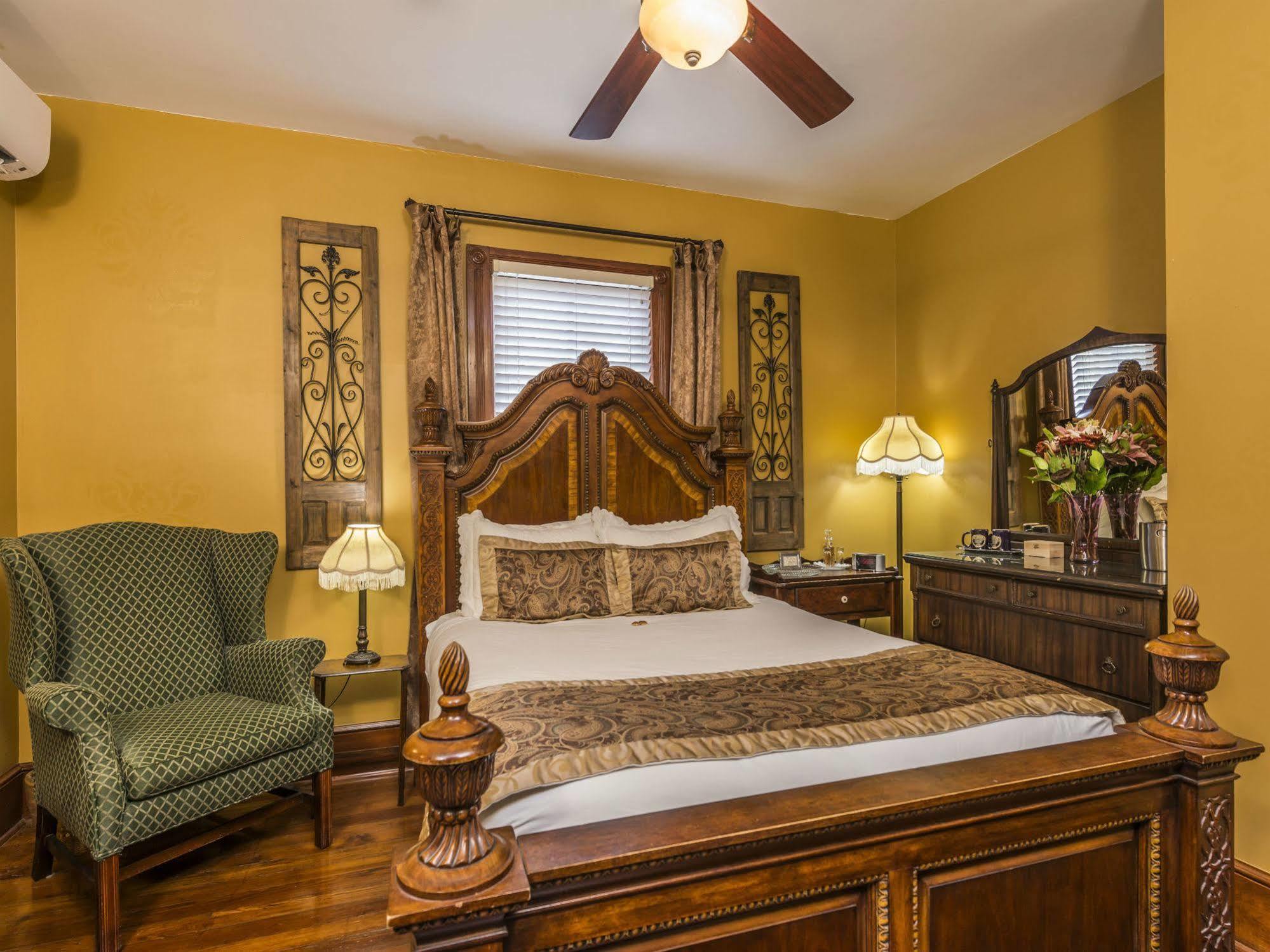Carriage Way Inn Bed & Breakfast Adults Only - 21 Years Old And Up 圣奥古斯丁 外观 照片