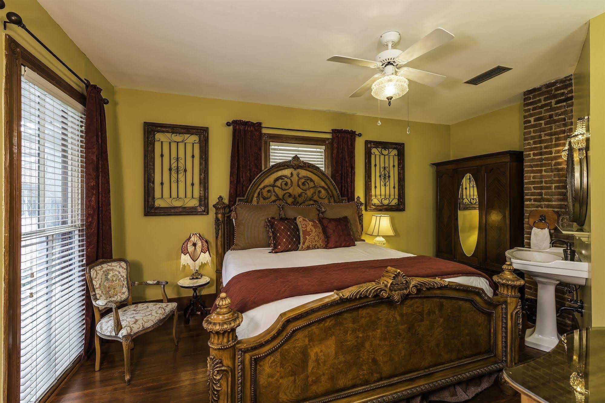Carriage Way Inn Bed & Breakfast Adults Only - 21 Years Old And Up 圣奥古斯丁 外观 照片